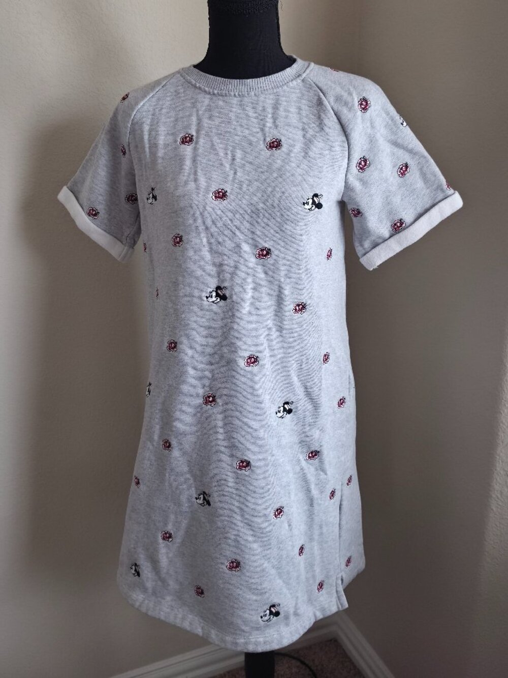 Minnie Mouse Gray Short Sleeve Sweater Dress